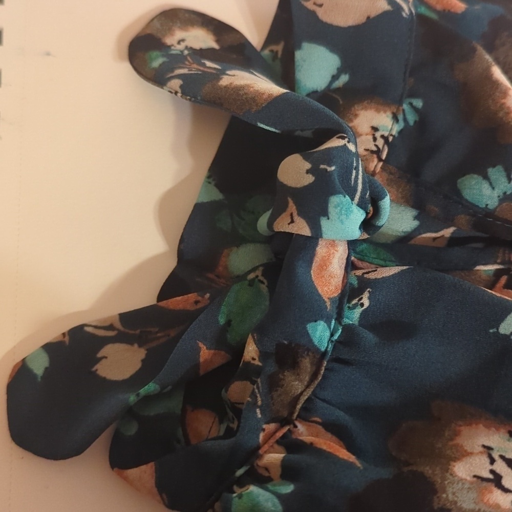 NWOT Counterparts Top Size L - Picture 7 of 11